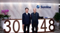 上海市委金融办常务副主任周幼全一行到访巅峰国际官网科技参观调研